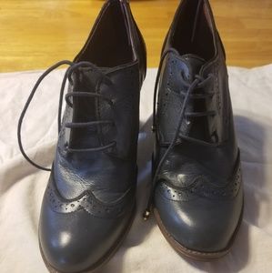 Tommy Hilfiger Lace Up Pumps